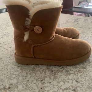Ugg girls boots